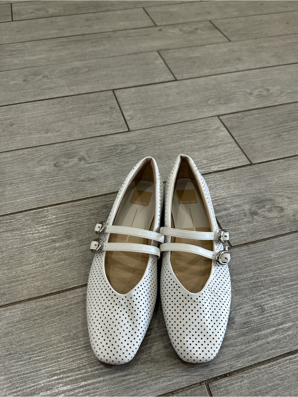 Dolce Vita Women's White Alenia Perforated Mary Jane Flats New! - Picture 5 of 9